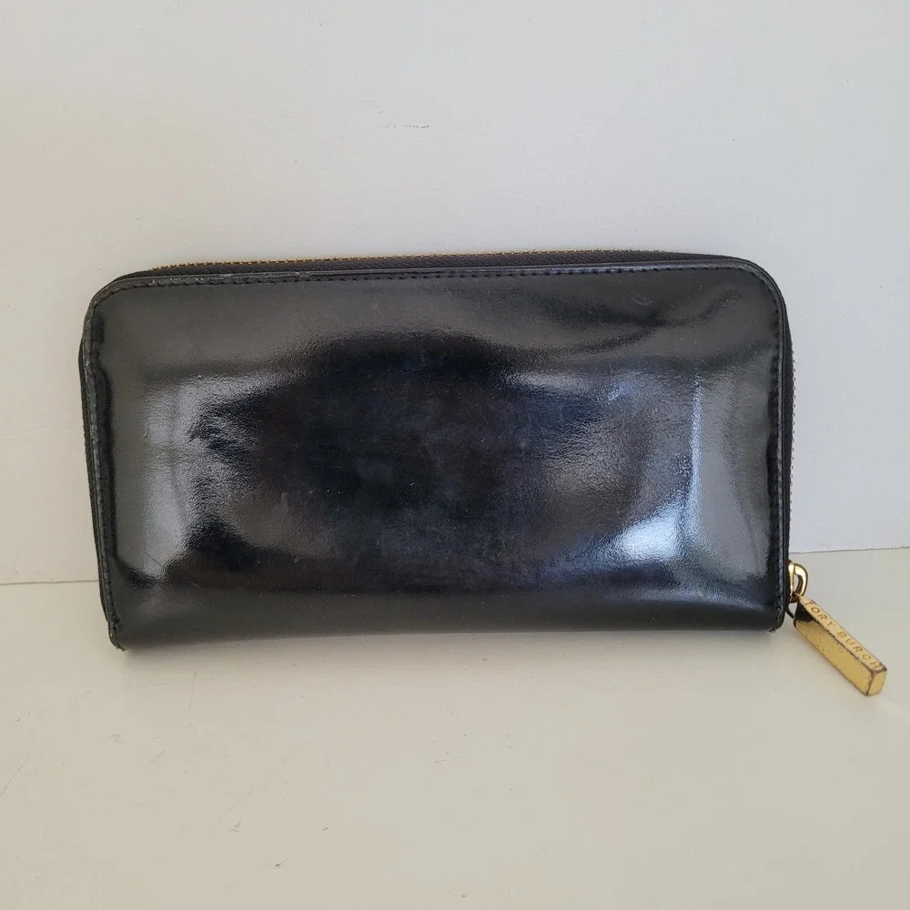 Tory Burch Black Patent Leather Zip Around Wallet Embossed Logo Gold Hardware